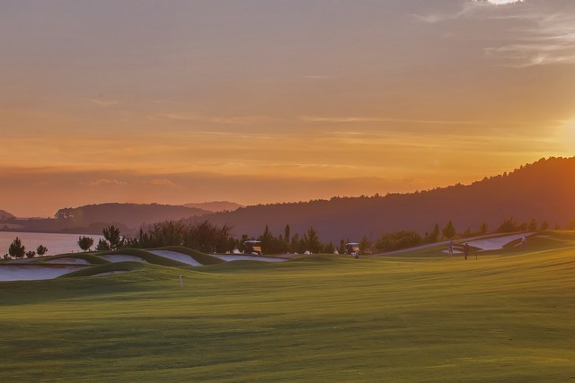 Sân golf có tên tiếng Anh là The Dalat at 1200 Country Club and Private Estate